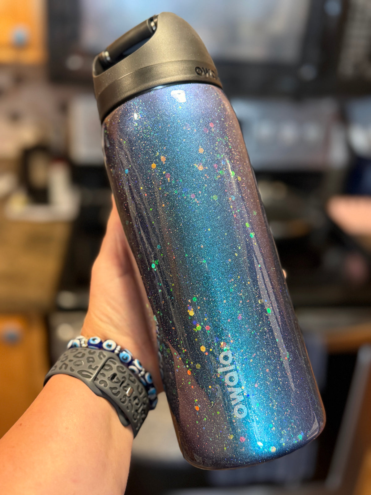 NWOT 32 oz Color Shift Owala FreeSip