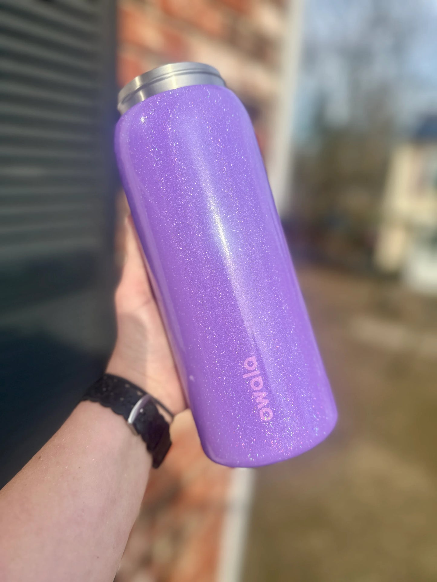 Holographic Tumblers