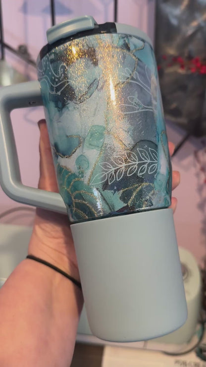 EUC 25 oz Salty Beach on Mist Brumate Muv